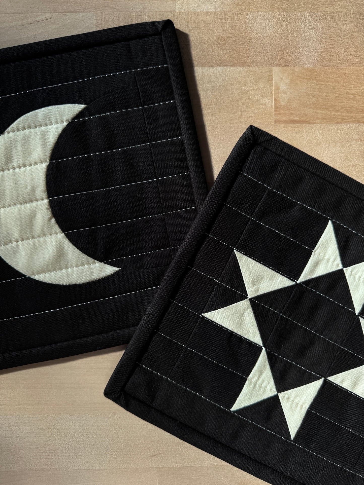 Nova Small Work | Black + Oyster